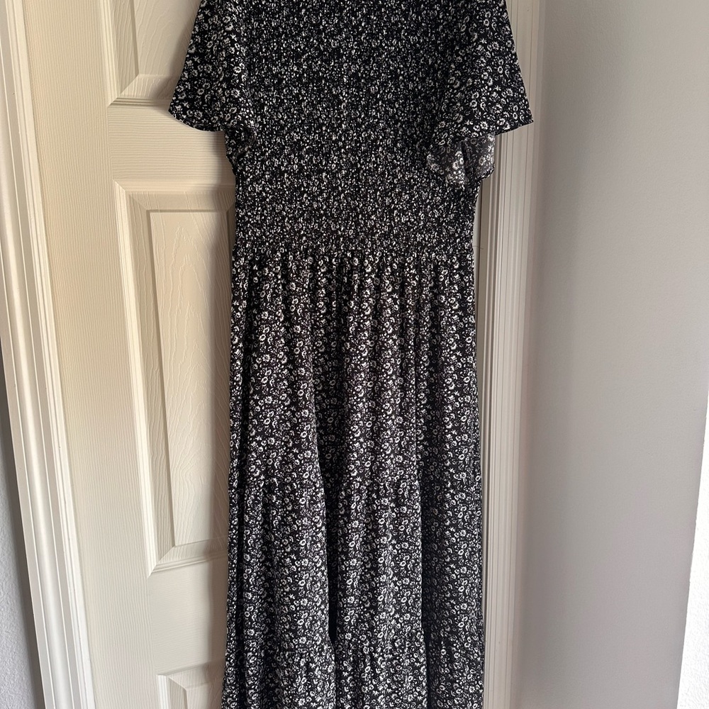 Black and White Flutter Sleeve Maxi Sundress